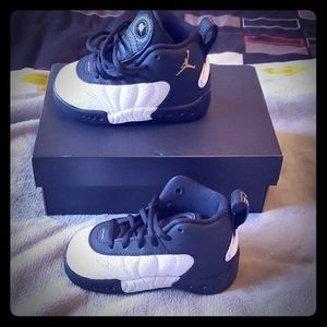 Black and white Jordan Jumpman